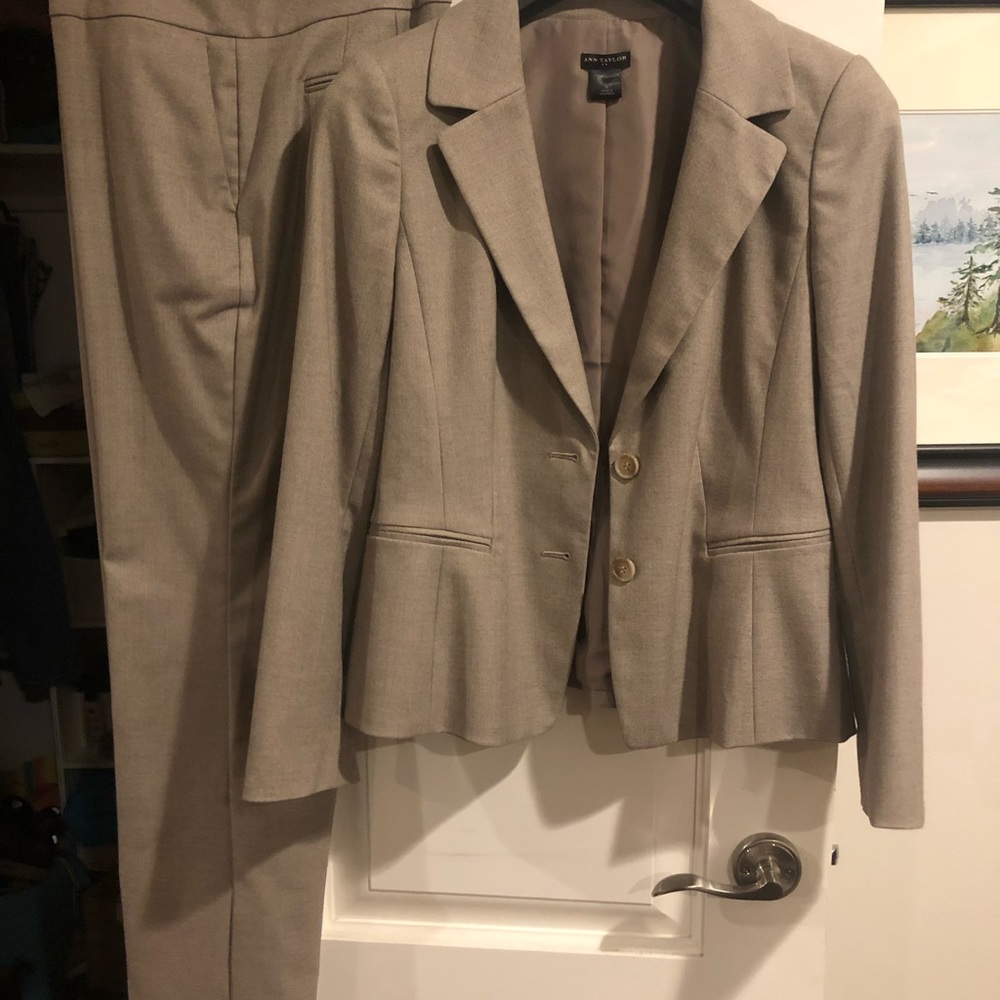 Excellent condition Ann Taylor pantsuit.